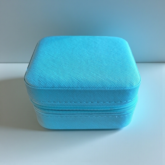 Turquoise Jewelry Organizer - Picture 2 of 4